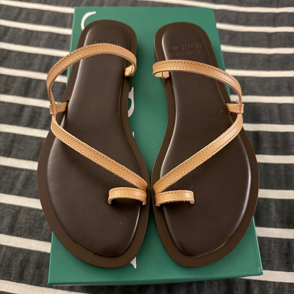 Carsen Made in Italy Toe-Loop Sandals